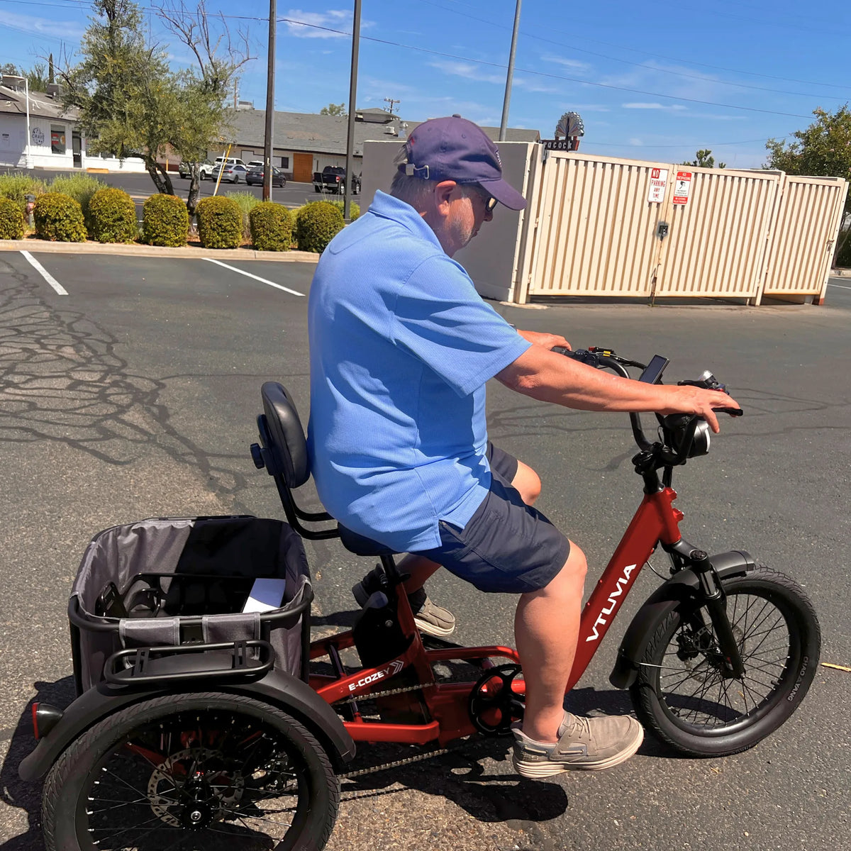 VTUVIA E-Cozy Electric Trike
